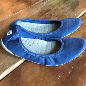 Sperry Top Sider Navy ballet flats!